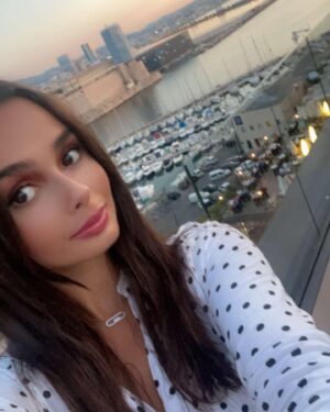 Anissa Consul Instagram - 💕