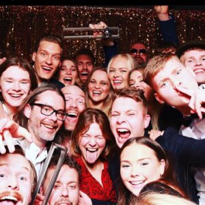 Anita Briem Instagram - What a night 💫 I was awarded best supporting actress for my role in “Letter from Helga” - and “Beautiful Beings” won best picture at the Icelandic Film Awards ♥️
I am beyond grateful for our wonderful film making family here in Iceland and so proud of the incredible standard of work my colleagues are producing all around me! 
Thank you from the bottom of my heart
♥️♥️♥️

Thank you @svalakali for the beautiful dress and @hafdisinga for making my face presentable 

@edduverdlaunin #svarviðbréfihelgu #letterfromhelga