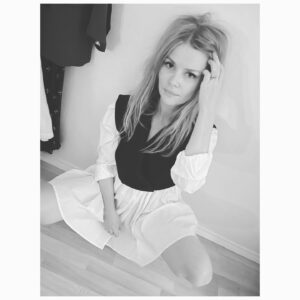Anita Briem Instagram - Thank you @aocfashion for my beautiful opening week attire 🖤🤍 I just love this Icelandic designer. Well, anyone who gives tops off an outfit with a harness is a-ok by me 🔥 
. 
#absenceofcolor #icelandicdesign #harness #harnesslingerie #blackandwhite @heba.hallgrims @aoc.iceland