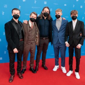 Anita Briem Instagram - Premiere of BEAUTIFUL BEINGS ✨ at the @berlinale film festival. It’s been a magical journey to get to be a part of with some extraordinary, and beautiful human beings. As a lover of films I highly recommend seeing this one, as it now starts to open all over. Just a stunning and deeply moving work of art by @gudarnar, shot by the amazing @supersturla.
Congrats all you involved! It’s been a true honor
♥️♥️♥️
Photos: Natalia Łączyńska 
@berlinale.panorama #beautifulbeings #berdreymi @new.europe.film.sales