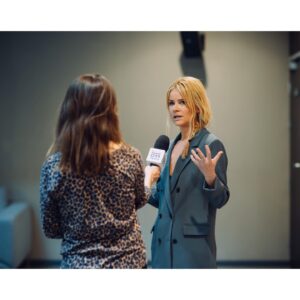 Anita Briem Instagram - So honored to accept the FIPRESCI award on behalf of @gudm.arnar and the whole team of BEAUTIFUL BEINGS / BERDREYMI at @mastercardoffcamerafestival in Krakow last night ♥️ And just so proud to belong to this group of truly beautiful beings ♥️ You guys are the bees knees!! ♥️🥰 #beautifulbeings @joinmotionpictures @larakettler @supersturla #berdreymi @birgirdagur04 @askell.einar @viktorbenony @snorri_rafn_ @modurskipid @isold.elfud @olafurdarriolafsson @isgerdur @kamilla.gudrun @emmahafsteins @sunn_a05 @davidgudbrands @huldahelga @helgaroshannam @kristinjulla @willemquarl @sunnalif05
