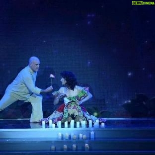 Anita Martínez - 585 Likes - Otro ritmo, otra energía
El mismo amor al público y pasión por lo que hacemos
Gracias al gran @marcelotinelli
Este @elbailandooficial lleno de personas diferentes edades distintas y muchas ganas todos
