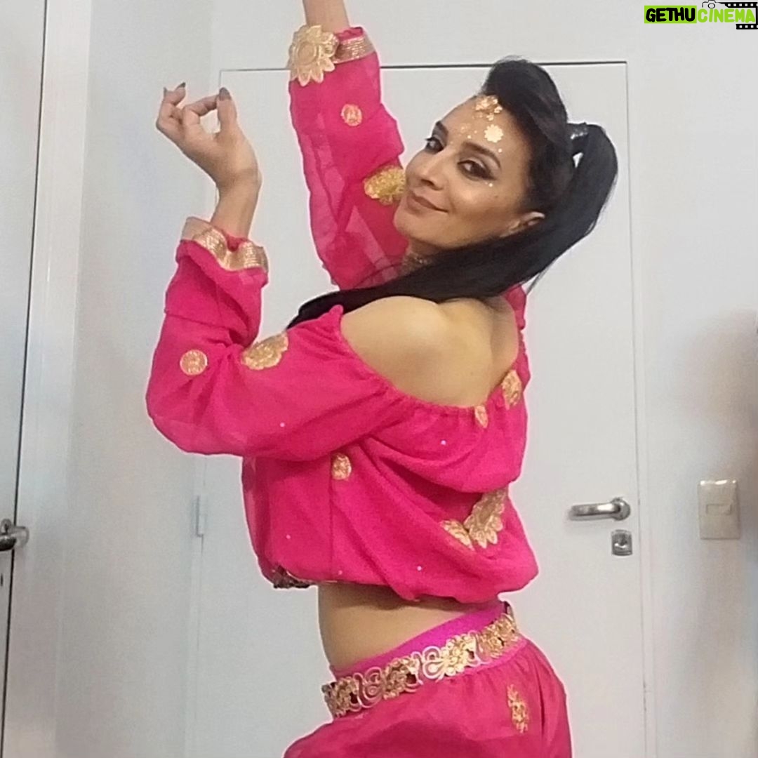 Anita Martínez - 1.3K Likes - Noches Mágicas, de risa y juego, de familia y celebración
Gracias @marcelotinelli
Gracias @americatv
Gracias a la gente que nos hace
♥️♥️♥️♥️