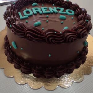 Anita Martínez Instagram - Mi vida entera por tu felicidad 
Feliz cumple al escopiano que me robó el corazón
La torta hermosa es de la genia de Marce de @alma.pasteleria.artesanal pasteleria.artesanal
Gracias por cambiar mi vida 
@lolo.parodi