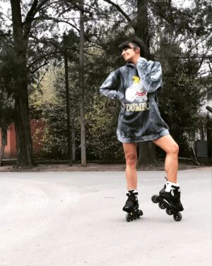 Anita Martínez Instagram - Ahh sisisisi, que espera?
Vaya y haga lo que lo haga feliz
Construir con ganas, aceptar desafíos, no esperar aprobación 
Tener amigos hermosos.
Construirse todos los días con gratitud 
Buen viernes  mucho amor 🩷💛💙