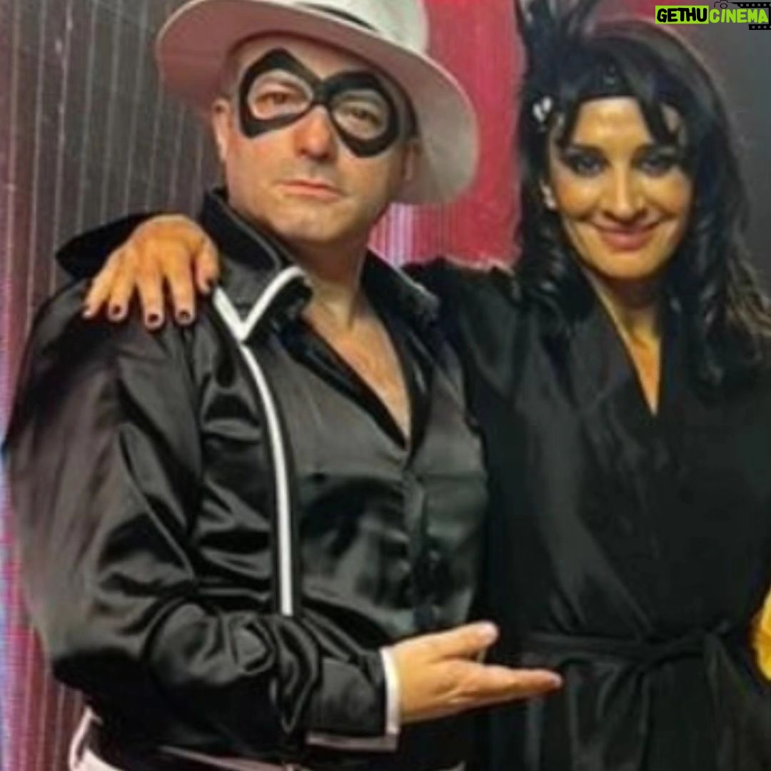 Anita Martínez - 644 Likes - Feliz de recorrer este @elbailandooficial
Con este equipazo❤️ @bichogomez64 @gabousandivaras @sebaalmadaok
Felices de celebrarnos
La vida es hoy
💘