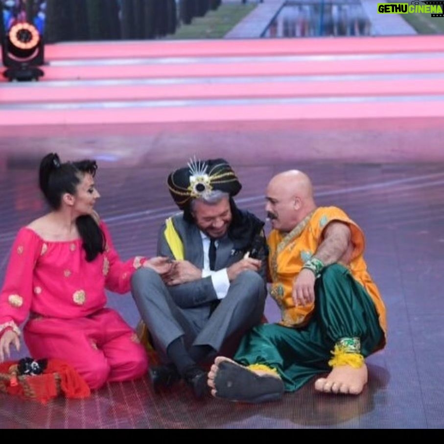 Anita Martínez - 1.3K Likes - Noches Mágicas, de risa y juego, de familia y celebración
Gracias @marcelotinelli
Gracias @americatv
Gracias a la gente que nos hace
♥️♥️♥️♥️
