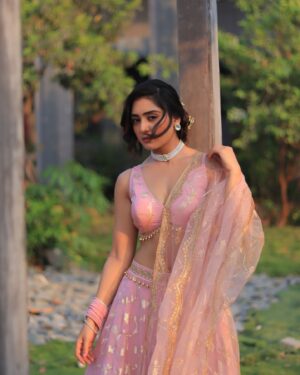 Anjali Tatrari Instagram - Ek baar dekh lijiye ✨ 

Me to @bhansaliproductions 🤭♥️

📸 - @kadu_pragnesh 

#anjalitatrari