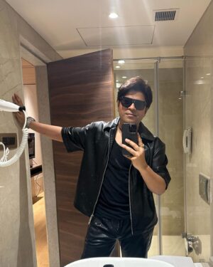 Ankit Tiwari Instagram - ANKIT TIWARI LIVE at SIES college of arts, science and commerce MUMBAI for SIESONS FEST ❤️

@siesonsfest  #mumbai #ankittiwari #ankittiwarilive #ankittiwarisongs #atlive