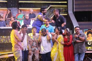 Ankush Chaudhari Instagram - TEAM OF CREATIVITY 
TEAM OF POSITIVITY 
TEAM OF SUPPORT 

@_sumedh_mhatre_ @sreeprasadkshirsagar @phulawa mam @mild_and_classic @paulmarshal @ankushpchaudhari sir @pratikadam.insta @samruddhi.kelkar @nikhilgarud2490 

#family #pravahfamily @star_pravah #starpravah #blessed #gratitude