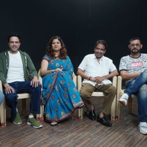 Ankush Chaudhari Instagram - तुझी माझी यारी…

नवीन चित्रपट 
लवकरच… तुमच्या भेटीला ❤️

@ankushpchaudhari @saietamhankar @swwapnil_joshi 

@avkfilmsllp @sanjaysjadhav @ameyakhopkar @swatkhopkar @ninad_battin @13aniketm @prasad_bhende 

#NewFilm #ComingSoon