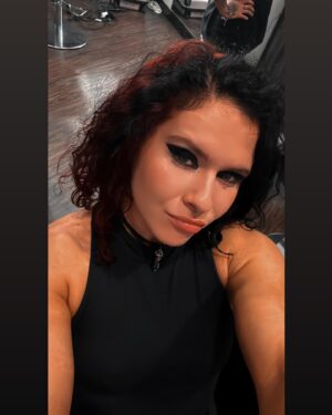 Ann Khozine Instagram - 🖤🥀⛓️‍💥💋🩶 @tnaknockoutsglam @rhode