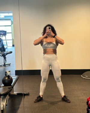 Ann Khozine Instagram - Road to kicking everyone’s f**king ass during mania week!! 🤍 show up & show out or don’t come at all 💪🏼