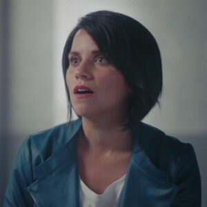 Anna Apter Instagram - Ces dernières semaines j’ai travaillé sur un nouveau format, et je suis heureuse de pouvoir vous en parler aujourd’hui. Ça s’appelle "Ça sera (peut-être) mieux après", c'est un nouveau programme court de 20 épisodes, que j'ai écrit, réalisé, et dans lequel j'incarne une vingtaine de personnages d’époques différentes.

Ça commence demain, et ça sera du lundi au jeudi à 20h25 sur CANAL   et myCANAL. J'espère que ça vous plaira ! 

Merci @canalplus @kyankhojandi et @arnaudchautard de me faire confiance 💛

Et merci à mon équipe qui m’a suivie la veille pour le lendemain : @jordan.clement_ @josselinbillot_dop @bystephanievarela @ben_lisa @charlinegraffeuil @elodiemlr_makeup @felix_pgt @donna_saumure @goofietosaurus_rex @nieub @charliepoppins @will.ferre @jbaubonnet @calamityjjenn @mona_chouchane @nico_rct  @bontumenvoieslesphotosstp @adrien.detemmermann