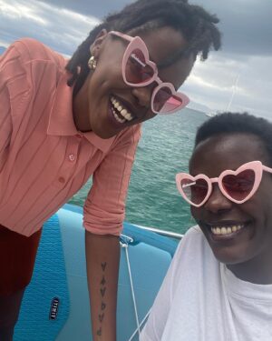 Anna Dushime Instagram - mallorca dump war auf einem boot und mir ist nicht schlecht geworden plus ich hab süße bilder gemacht feat my fupa, meine schwester @babichepapaya baby h. danke an meine älteste freundin Isabell die geheiratet hat und uns alle versammelt hat. enjoying life with no regrets is the move from now on until infinity