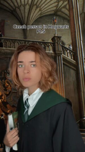 Anna Dvořáková Instagram - The rest is on tik tok along with other episodes🫶🏼
The video is too long so the ending is not there🤦🏽♀️🤦🏽♀️
Anyway, hope you enjoy a czech person being czech in #hogwarts ♥️♥️
#harrypotter #slytherin #czech #slavicgirl