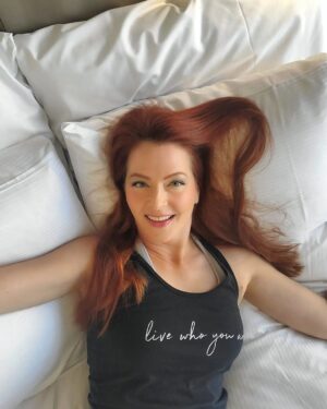 Anna Easteden Instagram - Live who you are. Staying in Helsinki for the night. Feels like a vacation. 

#livewhoyouare #helsinki #actor #actorlife #näyttelijä