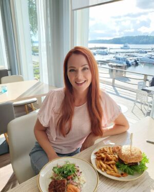 Anna Easteden Instagram - Enjoying dinner @mathildanmarina 

Paid collaboration with @visitsalo @visitmathildedal #visitsalo #visitmathildedal #welovesalo #ihastusaloon @somessacom #somessacom #somessacomxvisitsalo #dinner #vegan #vegaani #illallinen #tasty #yum #kaupallinenyhteistyö #paidcollaboration