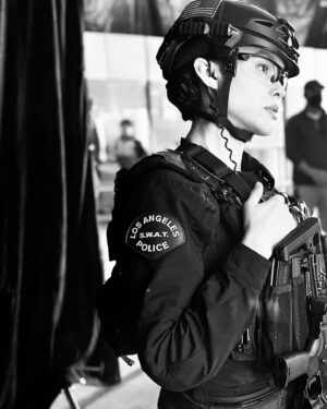 Anna Enger Ritch Instagram - TONIGHT!
6x19 “Bunkies” 8pm @swatcbs 

🖤💥🖤

✍️ @sarahaldersonauthor 
🎬 @ferlandguy 
🤺 @brittany_servidio 
📸 @davinophotostudio
