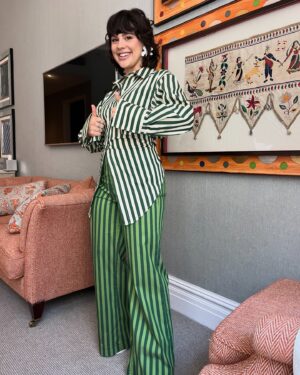 Anna Garcia Instagram - 40 hours in NY !!!! Ty mommy @applefilms and daddy @sonypictures for having me to promote our perfect child @flymetothemoon and ty to my perfect friends I was able to smush in!!! I’m still figuring out poses- a lot of peace signs and thumbs up but we are working on it, ok !