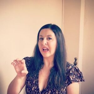 Anna Gras Instagram - Siempre salgo super bien en las fotos #🙄 I always look super good in photo 😰#thewickedwitchofthewest #naturaltalentforposing #roaaaarrr #🦁#niideadequeestoycontando #yoquemeentregoalstorytelling