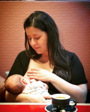 Anna Gras Instagram - Aquí, disfrutando de las vistas. 
.
#motherhood #actress #🐨