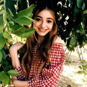 Anna Harr Instagram - Tree hugging :)