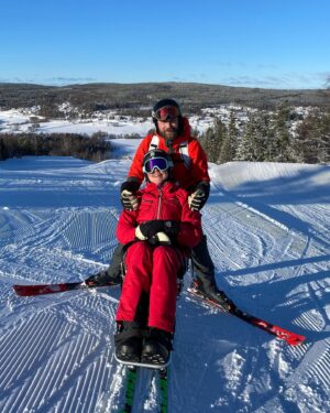 Anna Holmlund Instagram - Det här är också tider…..foto: @zandrafb #sidsjöbacken #biski