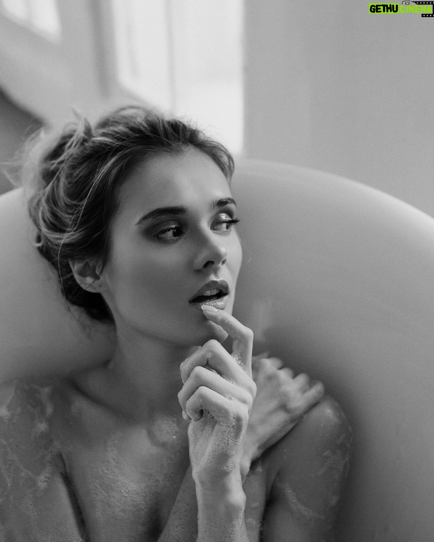 Anna Klinskaya - 724 Likes - Мужчины!⭐️
Спасибо вам за то, что вы
- делаете нас счастливыми
- заставляете нас улыбаться, когда грустно
- защищаете и заботитесь, не смотря ни на что
- терпите наши психи
- любите нас, даже сонными и лохматыми
- обнимаете, когда мы ругаемся
- позволяете чувствовать себя маленькими девочками рядом
- читаете нам сказки перед сном
- держите своё слово
- совершаете ради нас поступки
- выслушиваете наши бесконечные разговоры
- исполняете наши мечты
- можно бесконечно продолжать...
❤️Знайте! Мы в вас верим и любим!
С праздником ✨✨✨✨✨