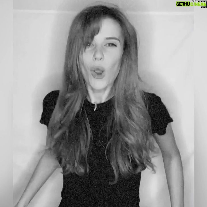 Anna Klinskaya - 793 Likes - Спасибо, 2021❤️
И всем, кто был рядом❤️
2022 жги🔥