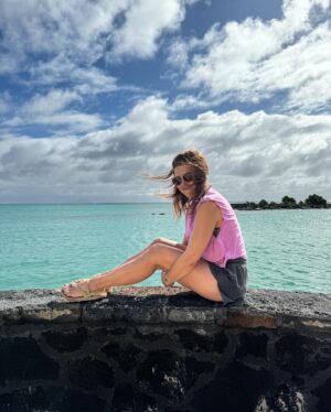 Anna-Liisa Bergström Instagram - Mauritius..Oli ja meni🙈
Ihana lämpö ja valo☀️☀️☀️ Ne oli parhaat!
Meillä myös kivat hotellit missä tuli hengattua sitten vähän enemmän🦭💩😅