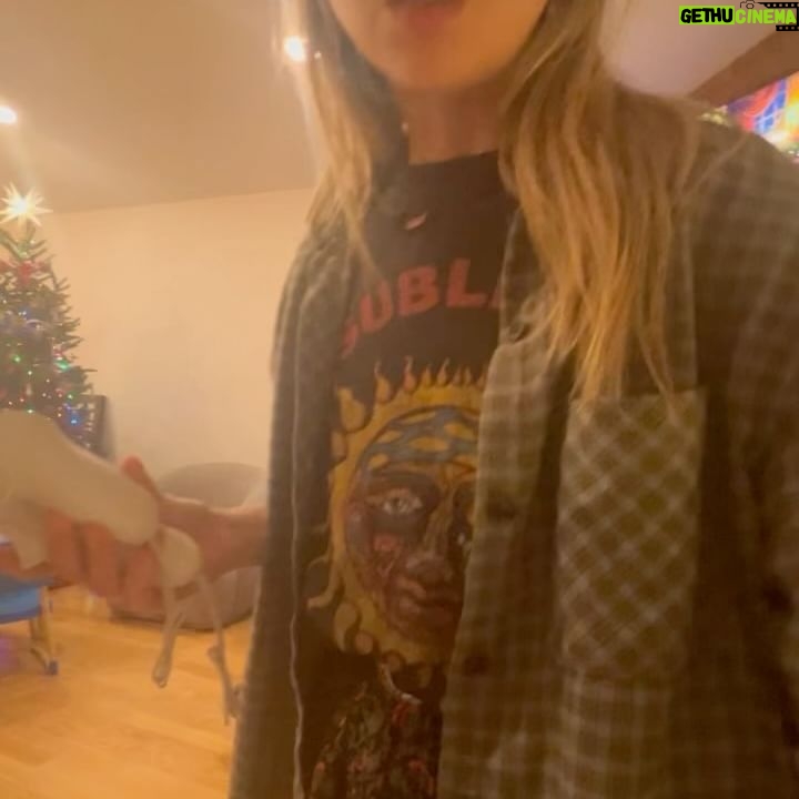 Anna Lore - 2.2K Likes - I don’t think every holiday is magical, I think it’s like the rest of year: hit or miss. Because it’s just a day and we’re all just doing our best. That said, fates aligned for me this year. I had a pretty magical one. I think it’s because I started taking vitamin D. But could’ve been the people around me. Or maybe just the pure, shining, blinding gratitude I felt. Merry Christmas and happy new year to you all.