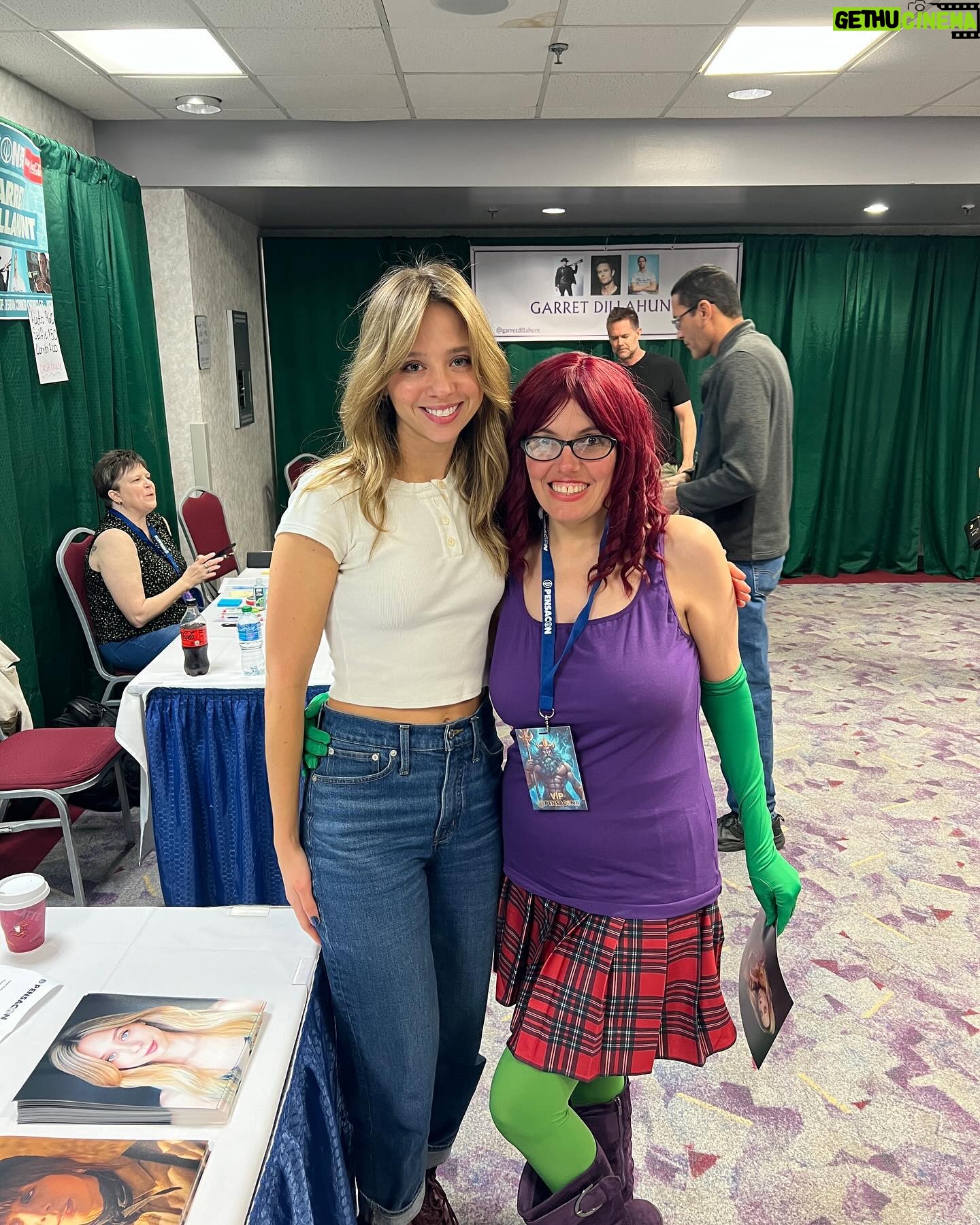 Anna Lore - 1.6K Likes - to all the incredible people I met at @pensacolapensacon: thanks for making my first convention unforgettable! I can’t wait to come back ❤️