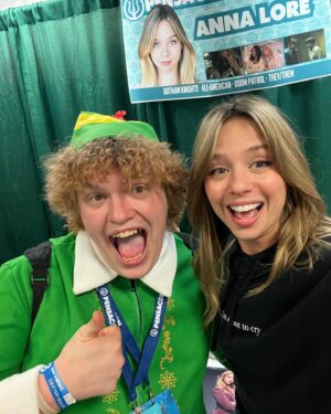 Anna Lore Instagram - to all the incredible people I met at @pensacolapensacon: thanks for making my first convention unforgettable! I can’t wait to come back ❤️
