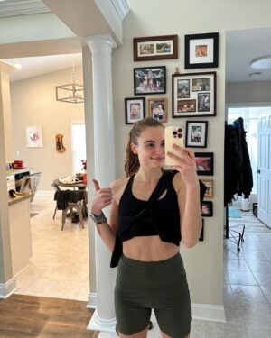 Anna Maiche Instagram - Went from not being able to run more than 2 minutes to running over an hour and now this is my entire personality
