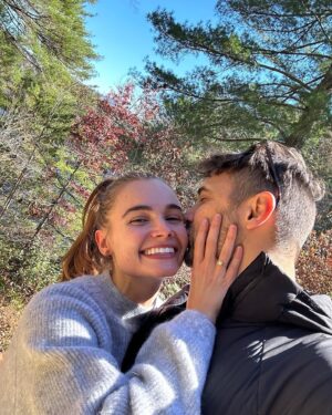 Anna Maiche Instagram - Fiancé !!!!! 💍💍💍