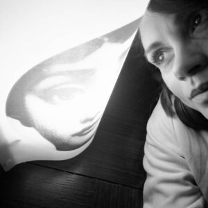 Anna-Maria Papaharalambous Instagram - Φίλη μου! #lookingforword  #lightandshadow  #eyes #nightynight