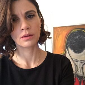 Anna-Maria Papaharalambous Instagram - Τι του συμβαίνει άραγε!!!!! #whatisthemater #art #painting #shootingday #letshavesomefun 😱