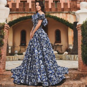Anna Menenakou Instagram - Life itself is the most wonderful fairy tale.

Hans Christian Andersen

#justbepresent #click @penelopimassouri @galagreece #mydress @vzoulias