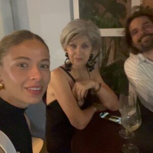Anna Okuneva Instagram - Оставлю вчерашний день здесь ❤️
С Днем Рождения, Мамуля!!! 
Mazal tov🫶🏻