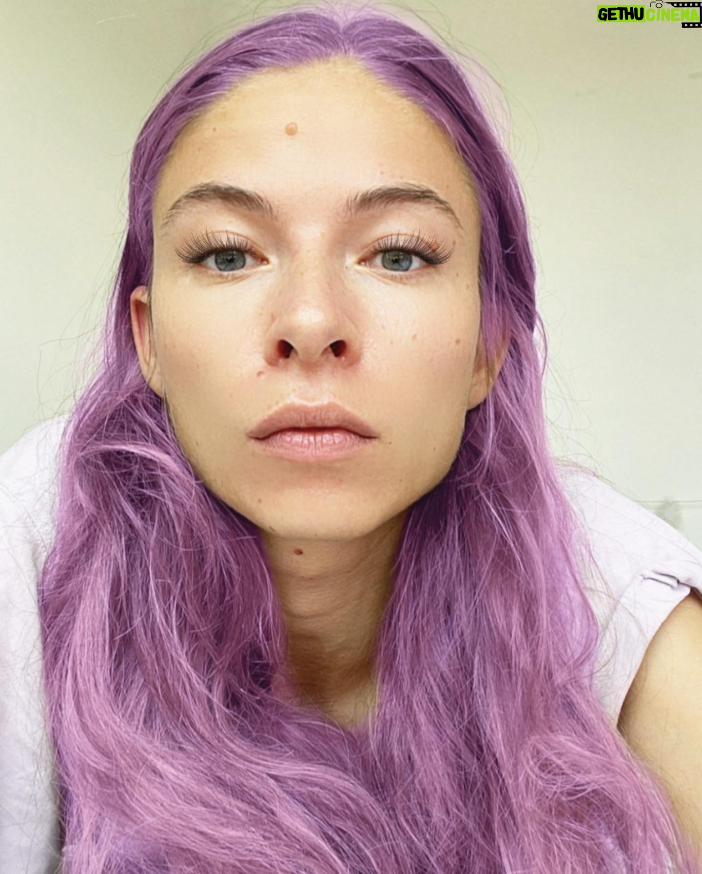 Anna Okuneva - 865 Likes - От нечего делать уже не знаешь, что с собой сделать )))
Хорошо, что «нечего делать» - это временно.
Хорошо, что чтобы с собой «что-то сделать» есть фильтры )))
Enjoy