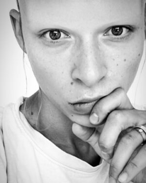 Anna Okuneva Instagram - От нечего делать уже не знаешь, что с собой сделать )))
Хорошо, что «нечего делать» - это временно.
Хорошо, что чтобы с собой «что-то сделать» есть фильтры )))
Enjoy