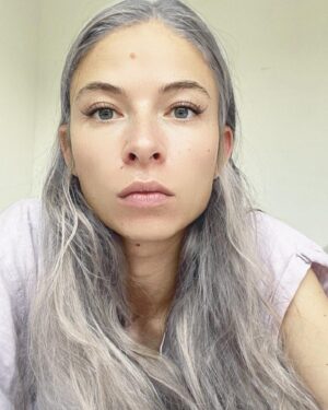 Anna Okuneva Instagram - От нечего делать уже не знаешь, что с собой сделать )))
Хорошо, что «нечего делать» - это временно.
Хорошо, что чтобы с собой «что-то сделать» есть фильтры )))
Enjoy