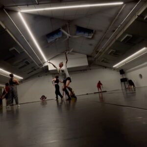 Anna Okuneva Instagram - Танцы апреля-мая
@gaga.people.dancers