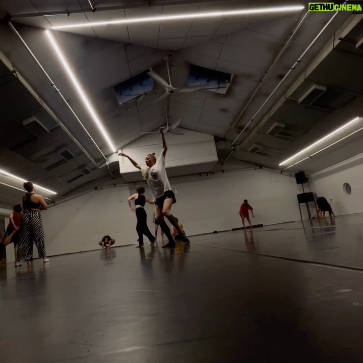 Anna Okuneva - 537 Likes - Танцы апреля-мая
@gaga.people.dancers
