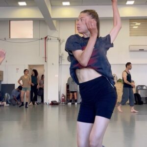Anna Okuneva Instagram - Танцы апреля-мая
@gaga.people.dancers