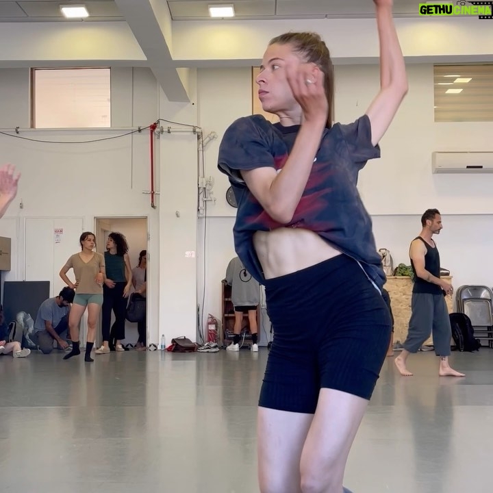Anna Okuneva - 537 Likes - Танцы апреля-мая
@gaga.people.dancers