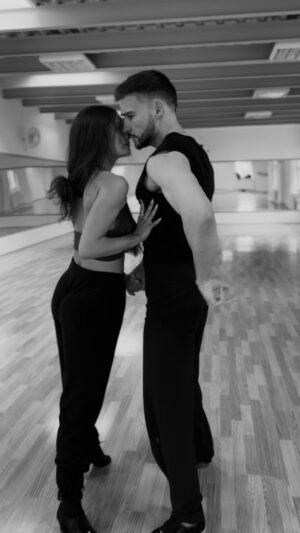 Anna Riebauerová Instagram - …rumba process in Prague💥
#performance #dance #danceshow #rumba