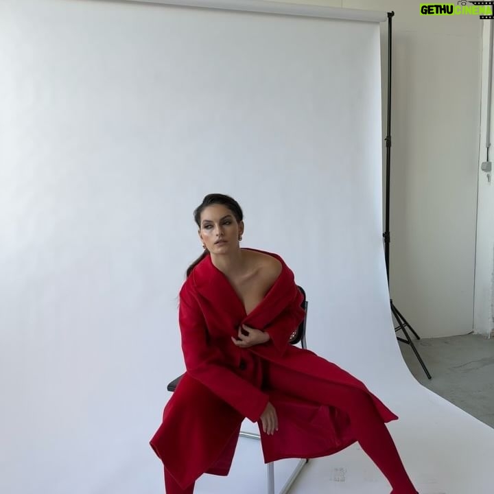 Anna Riebauerová - 1.2K Likes - red as an attitude🍷
@nikola_elefant_photographer
@panasonica
@puremodel
🫶🏻
#photo #model #red #outfit #style #modeling #photoshoot #feminine #captured