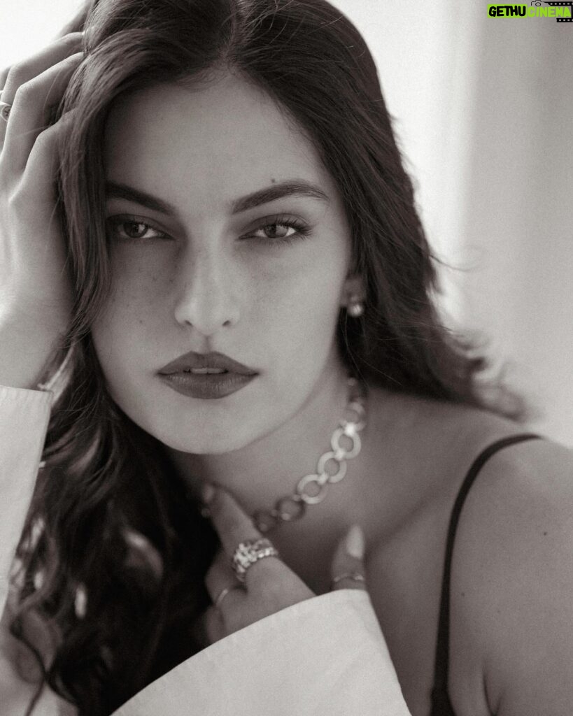Actress Anna Riebauerová HD Instagram Photos and Wallpapers April 2024 ...